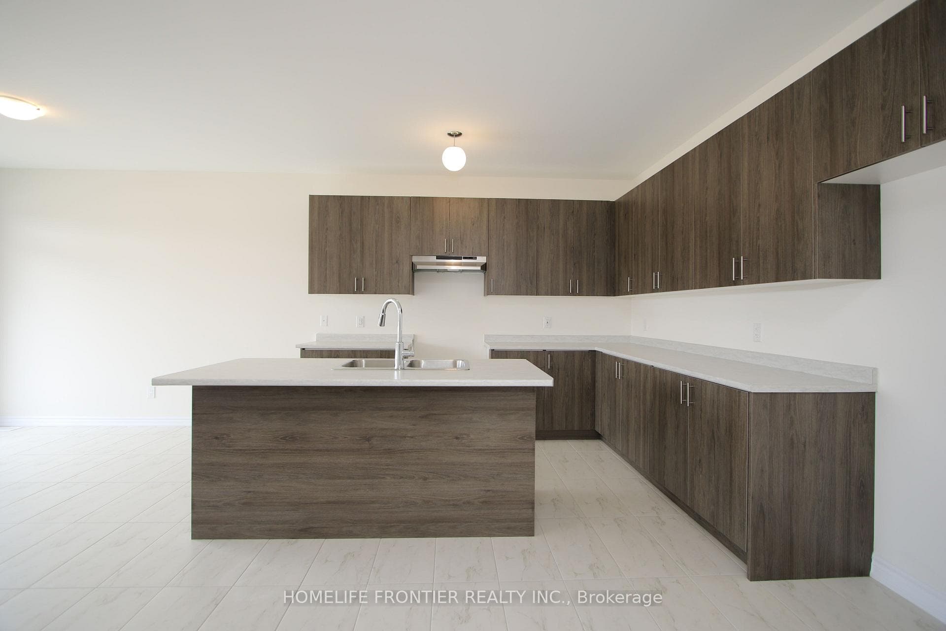 214 Ramblewood Road photo 3