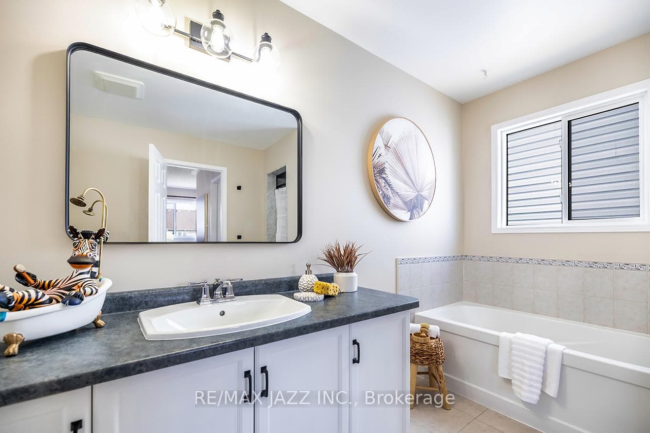 Primary bedroom 4-piece ensuite