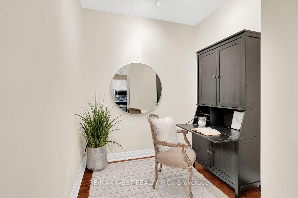 180 John West Way Unit 324 photo 5