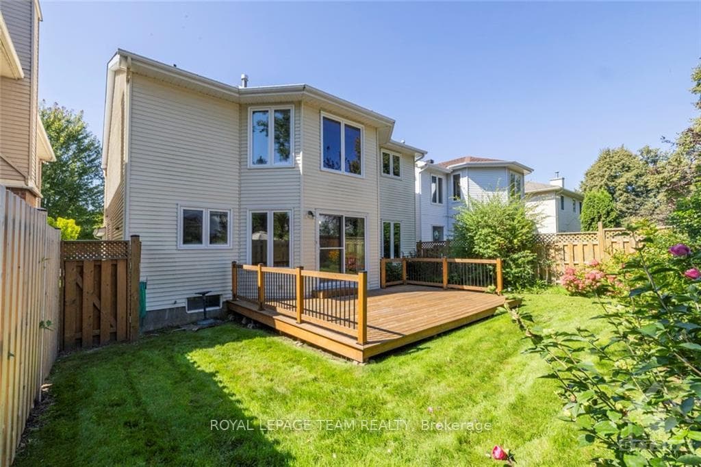 1725 CARA Crescent photo 28