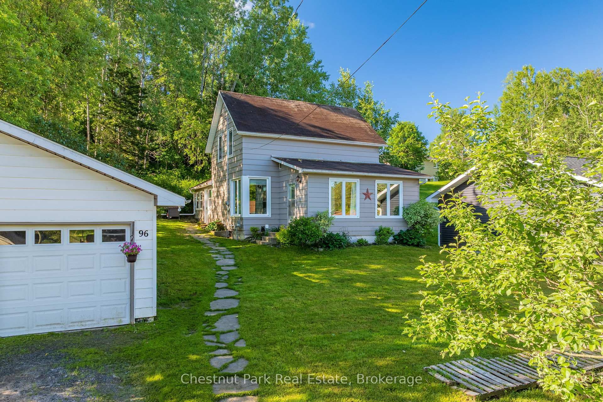96 James Street photo 31