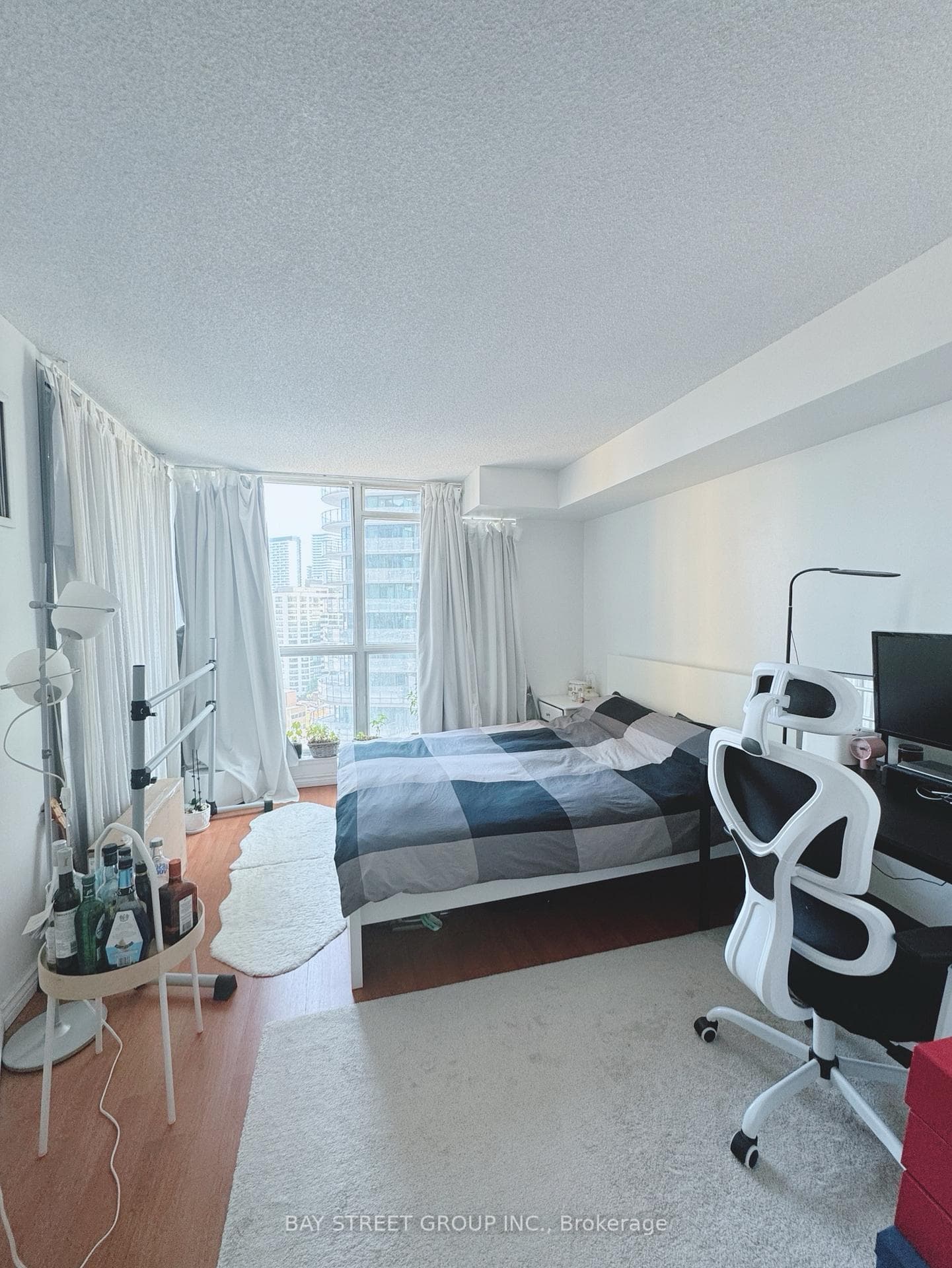 24 Wellesley Street Unit 1512 photo 2