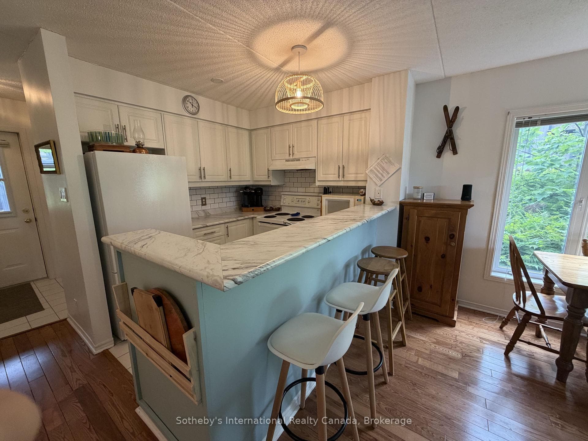 329 MARINERS Way photo 3