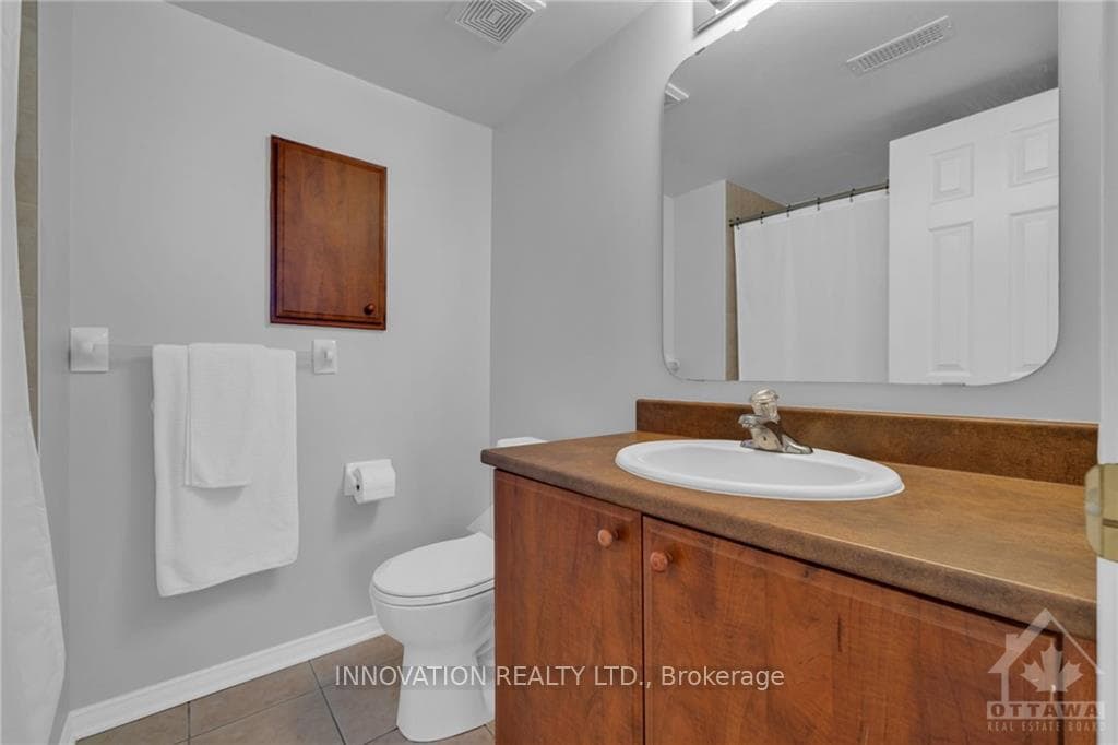 840 LONGFIELDS Drive photo 18