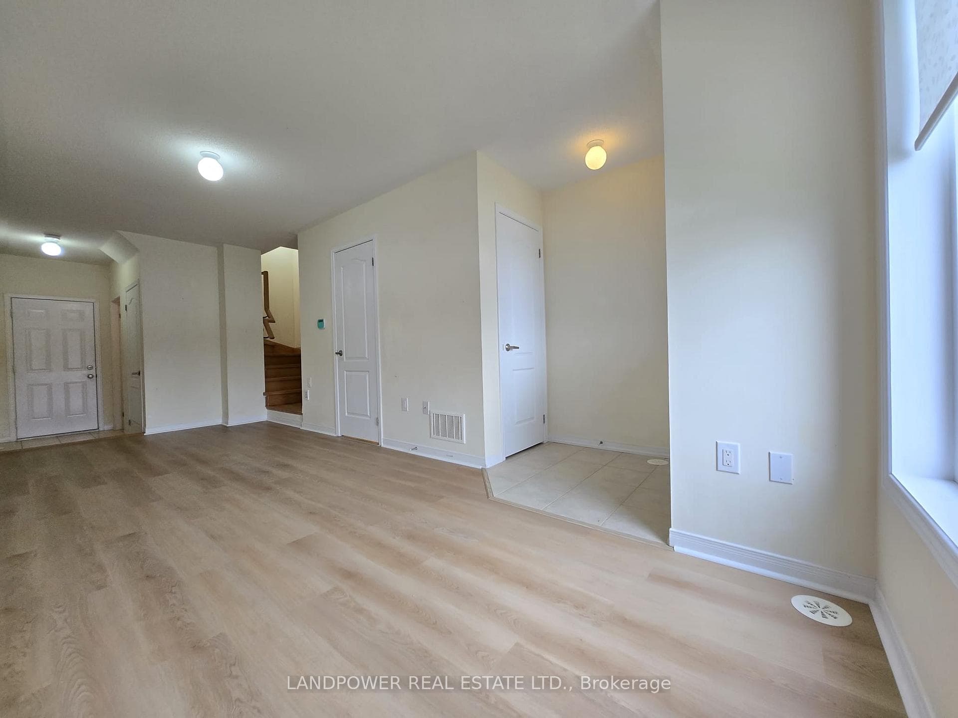 5289 Major Mackenzie Drive photo 4