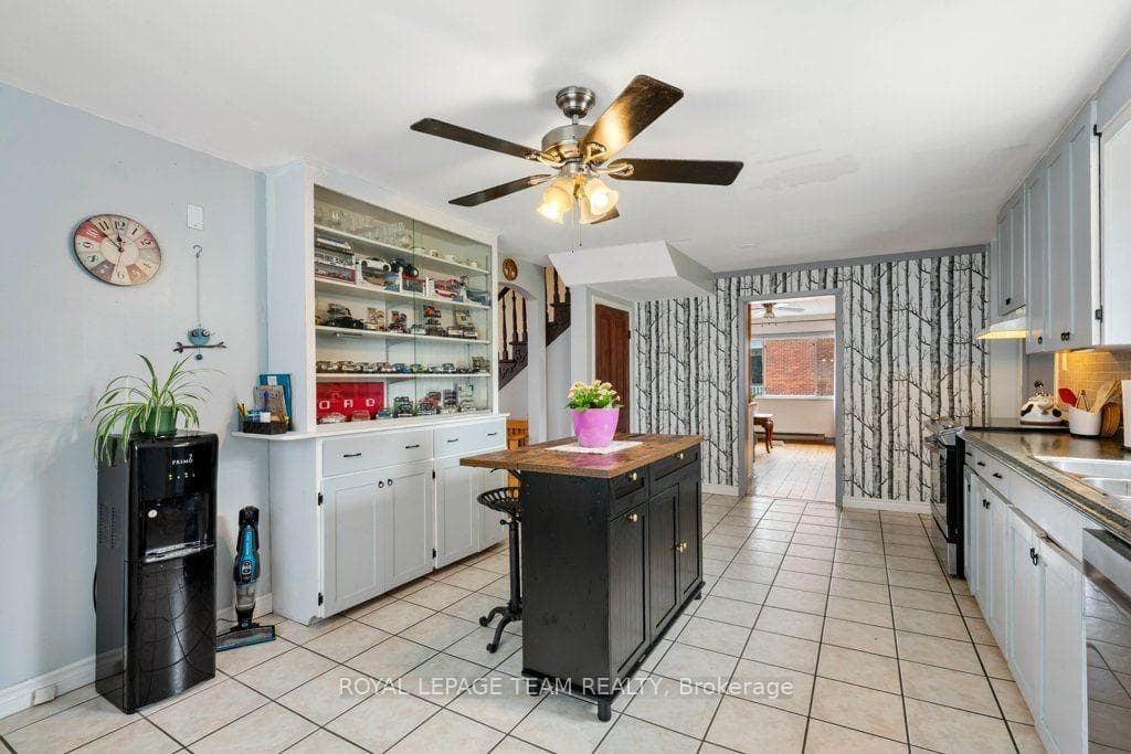 506 Victoria Street photo 12