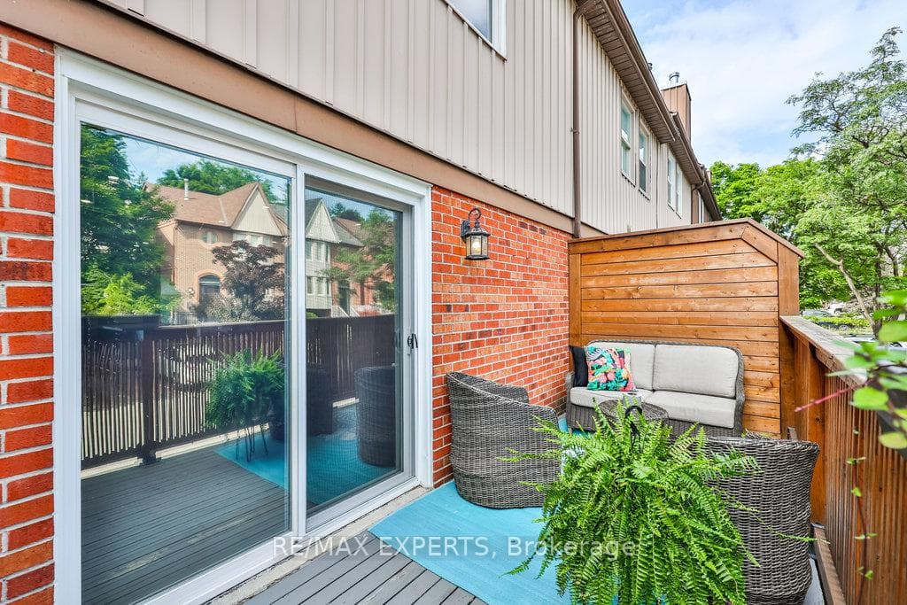 190 Woodbridge Avenue photo 15
