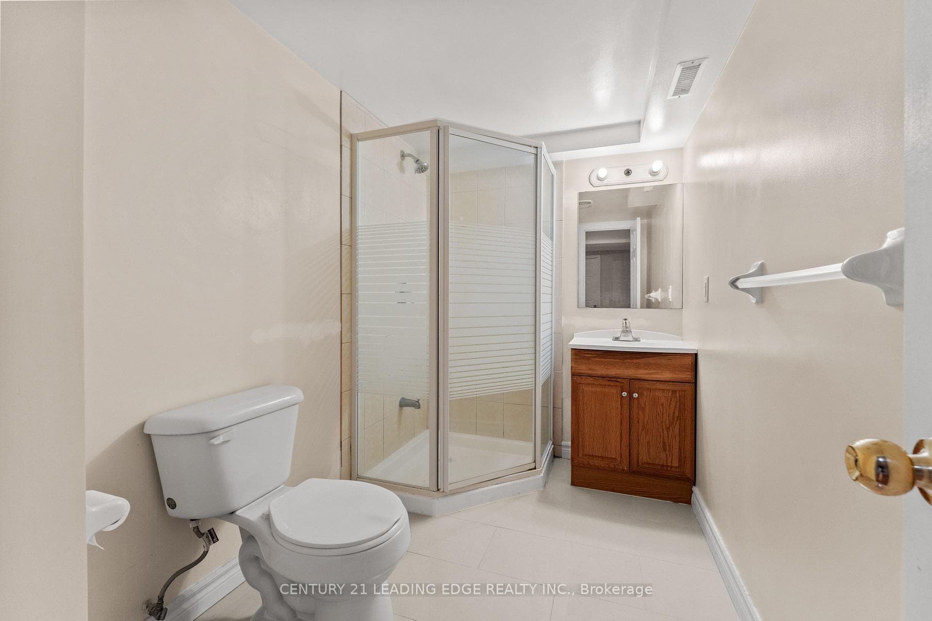 126 DERRYWOOD Drive photo 32