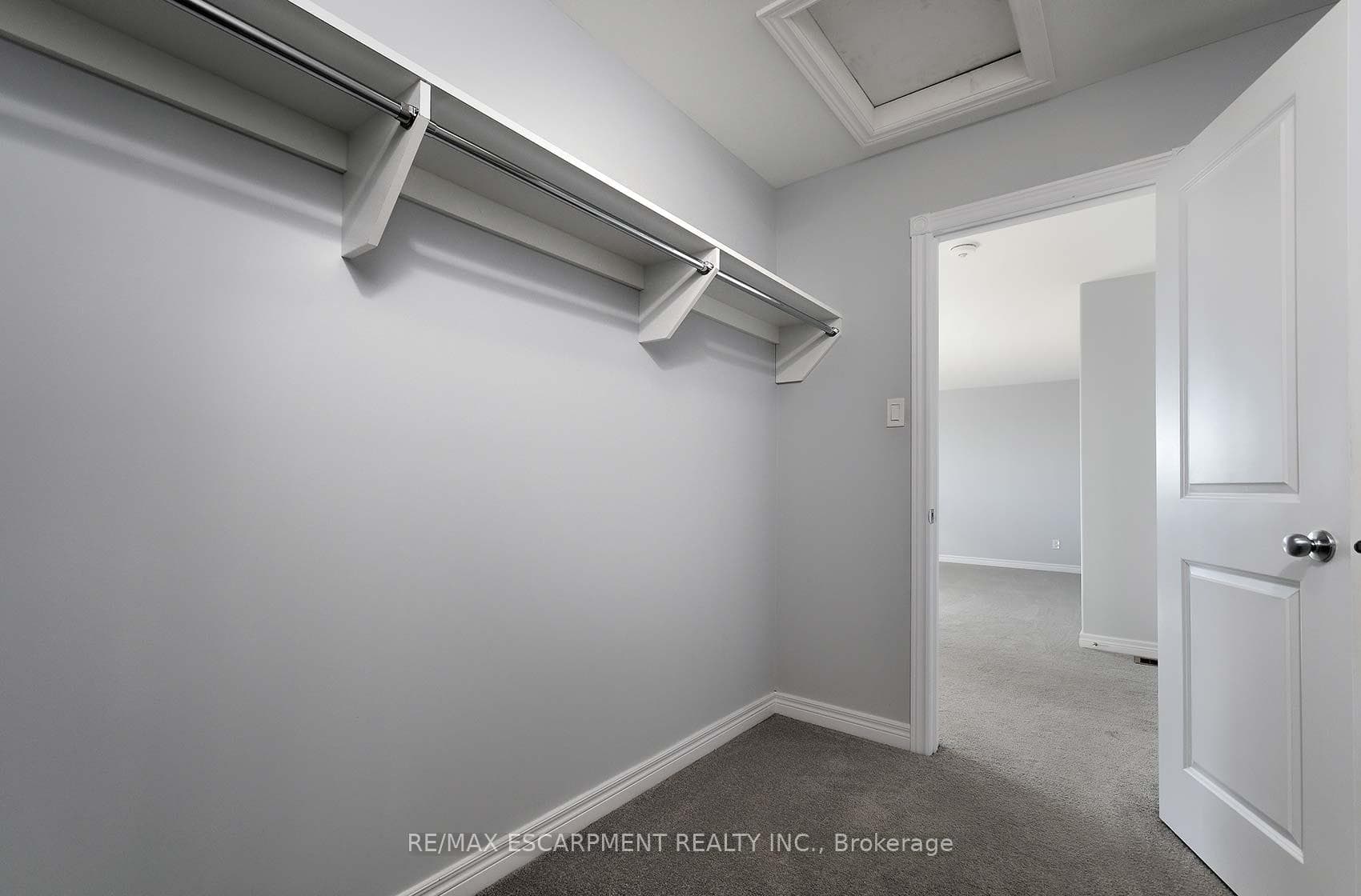901 Bamford Terrace photo 19
