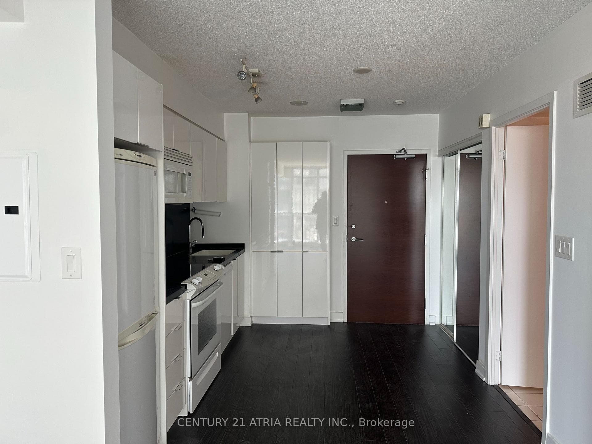 15 Iceboat Terrace Unit 538 photo 7
