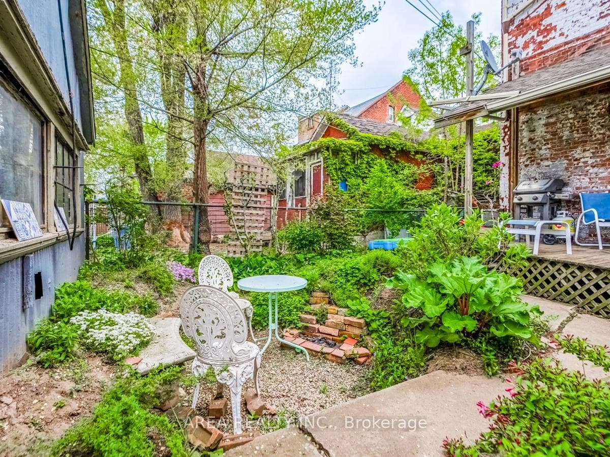 71 Oak Avenue photo 29