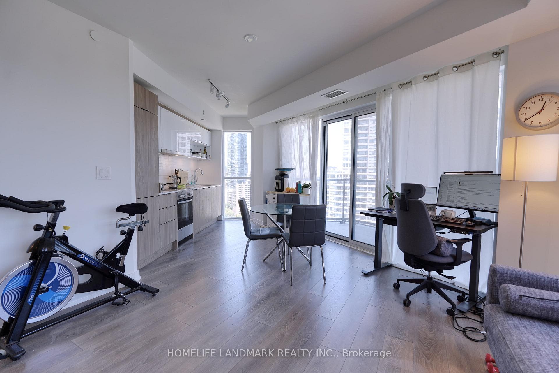 159 Wellesley Street Unit 2303 photo 3