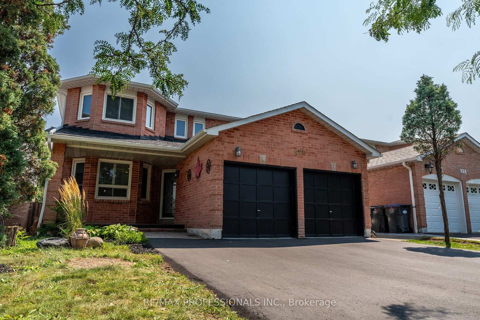 420 Everton Drive photo 2