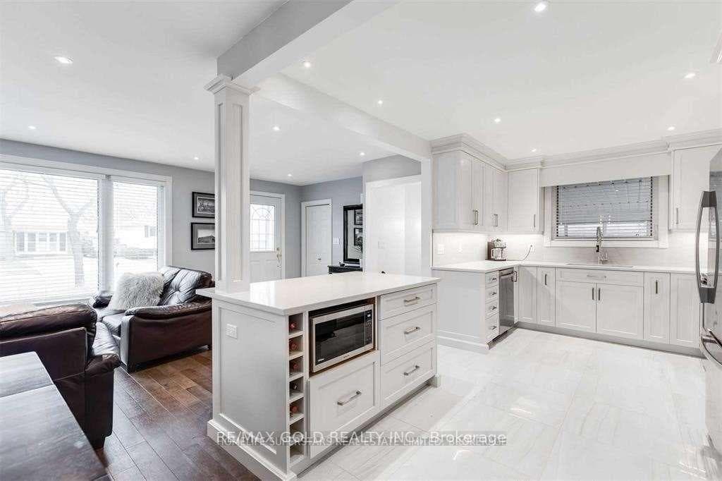 3472 Rexway Drive photo 5