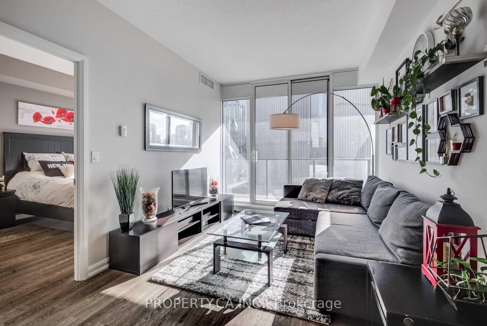 111 Elizabeth Street Unit 1209 photo 3