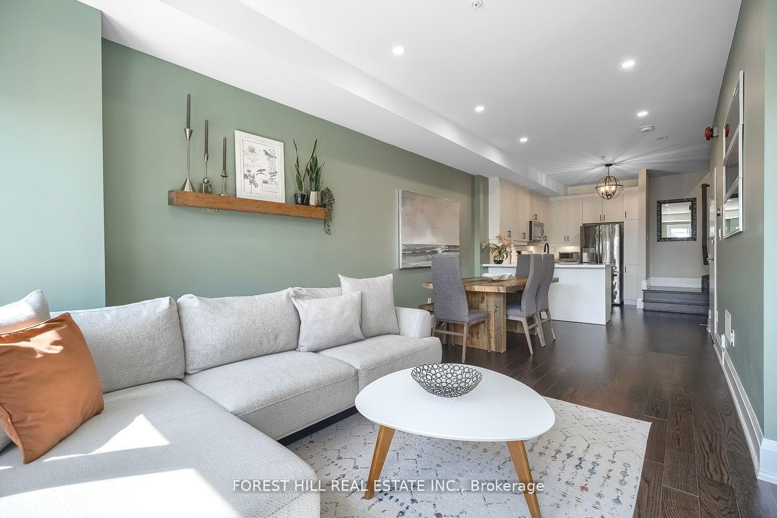 1548B Kingston Road photo 17