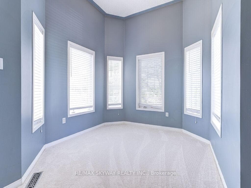 3859 Talias Crescent photo 17