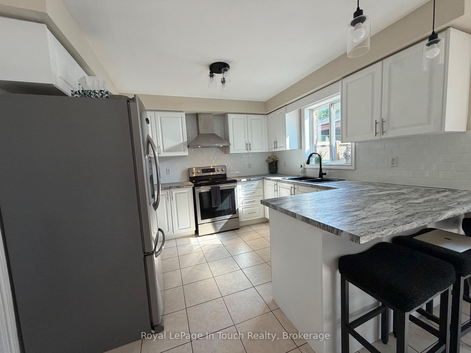 384 Keller Drive photo 5