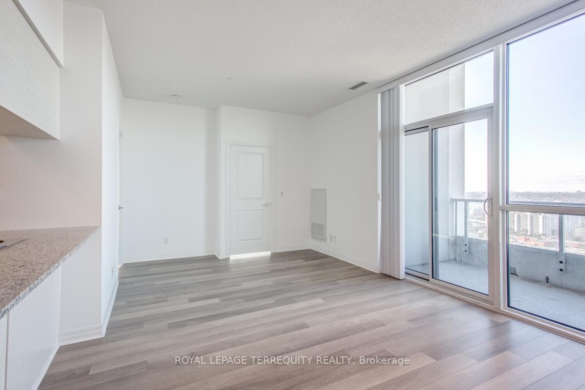 275 Yorkland Road Unit Ph10 photo 4