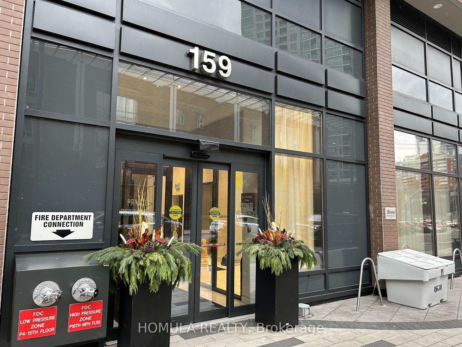 159 Wellesley Street Unit 303 photo 2