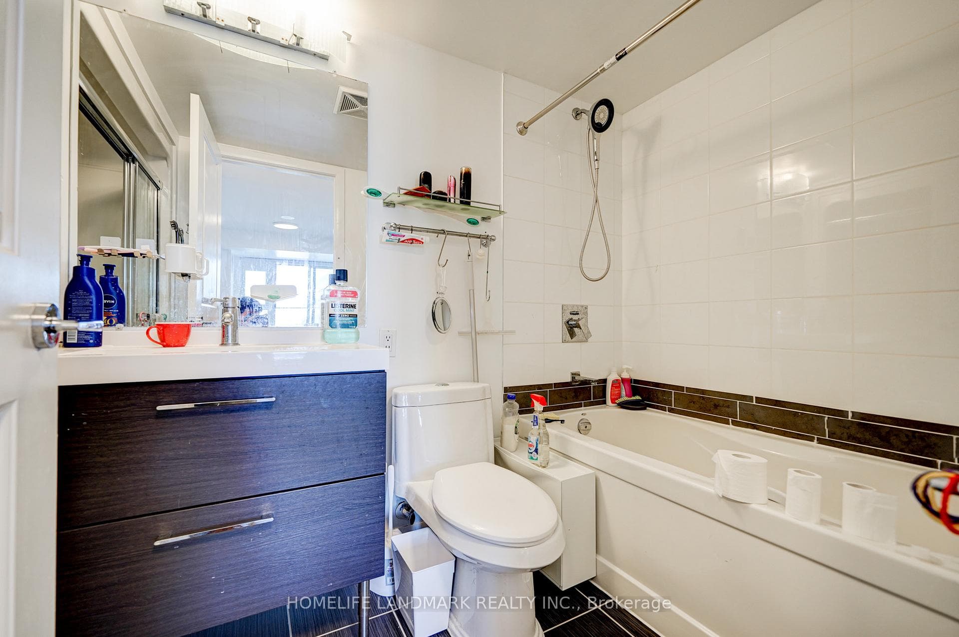 190 Borough Drive Unit LPH3501 photo 37