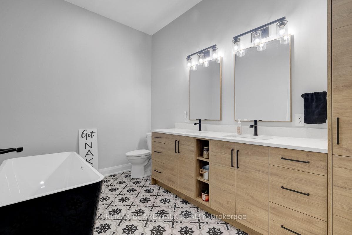 1805 Hyndman Road photo 29