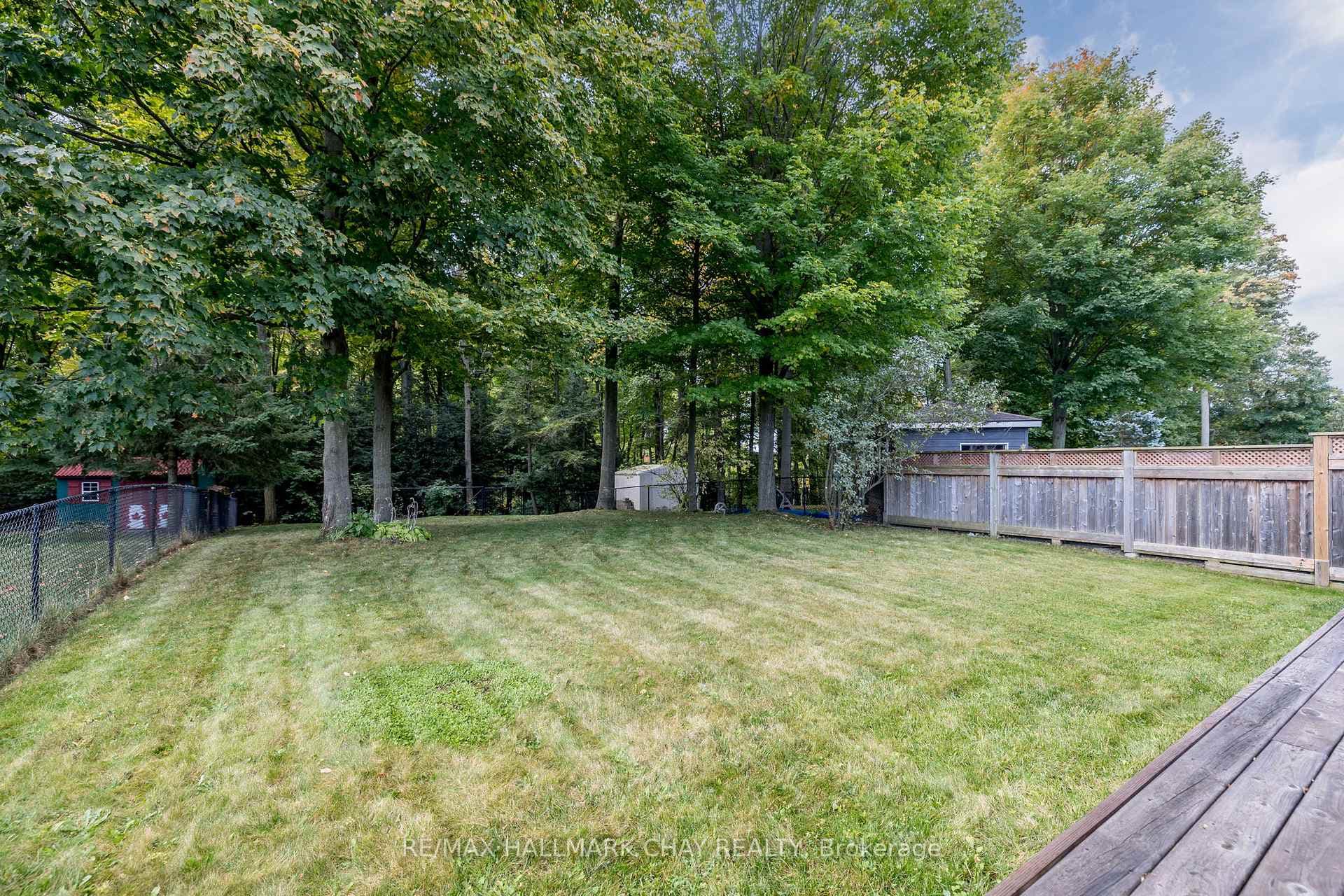 186 Columbia Road photo 37