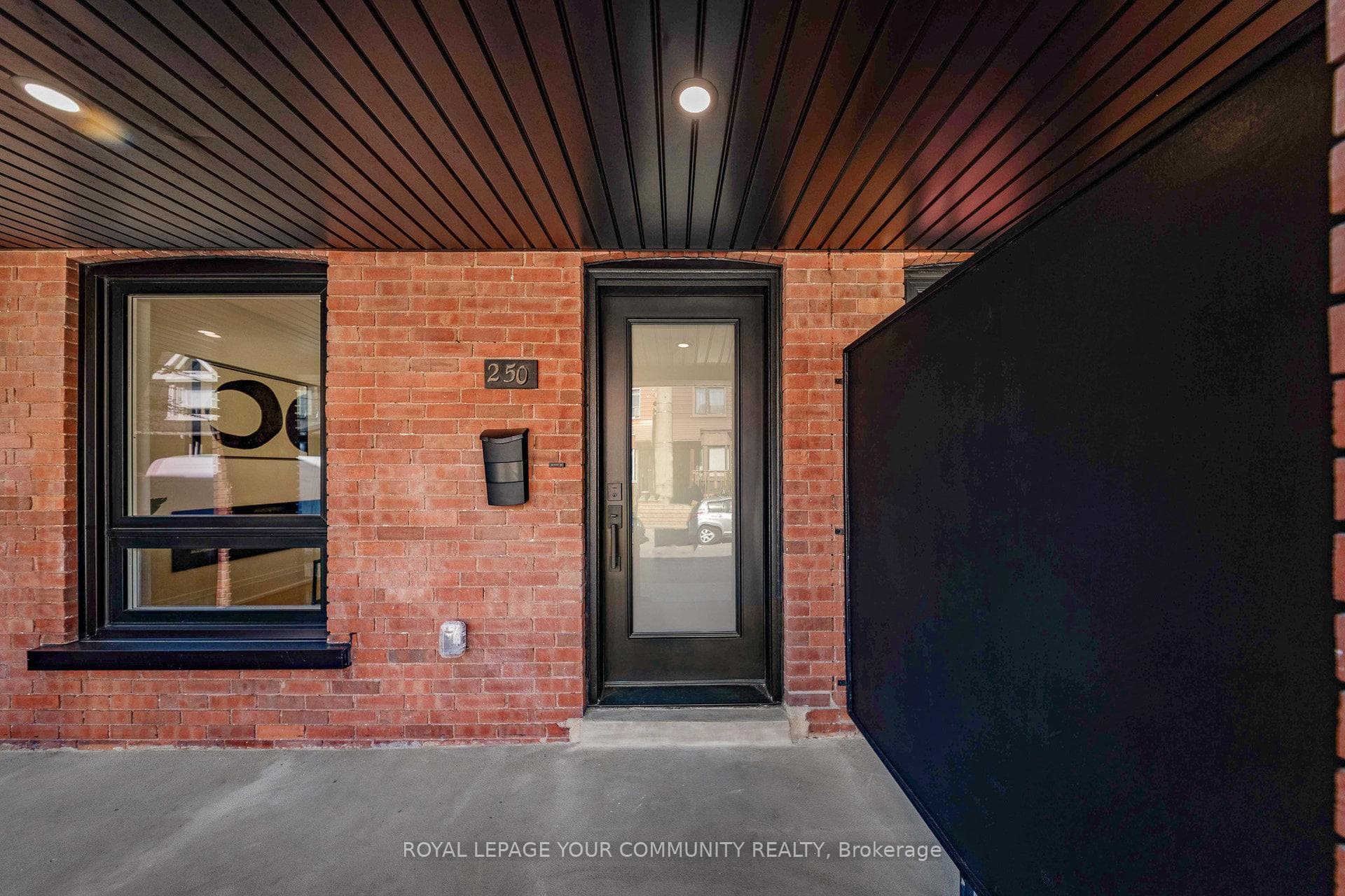 250 Sterling Road photo 2