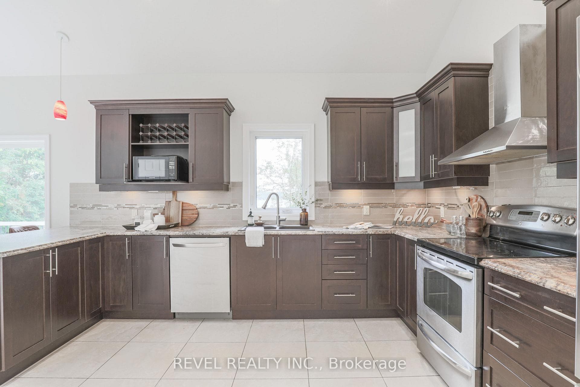 31 Shelley Drive photo 6
