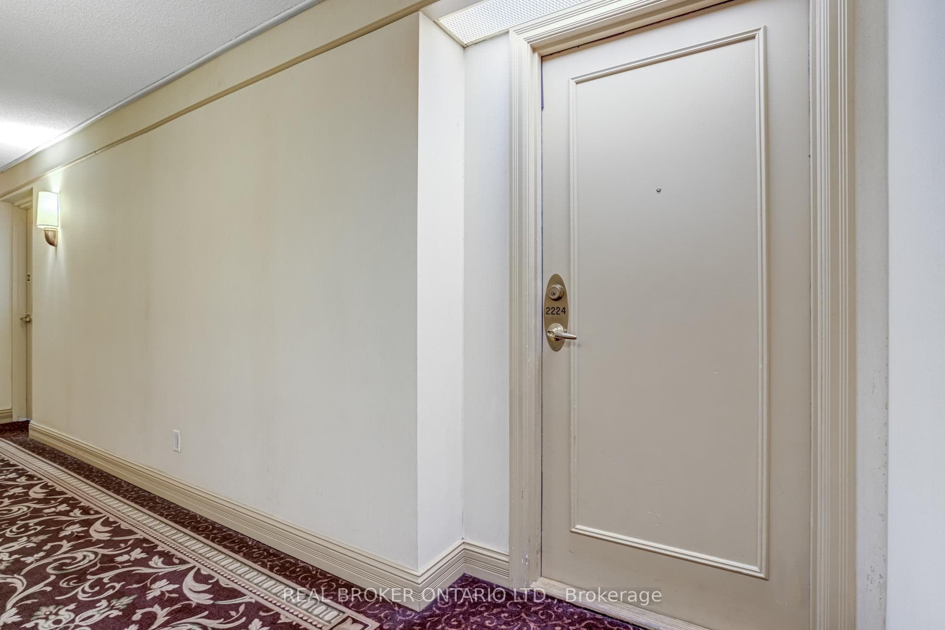 25 Kingsbridge Garden Circle Unit 2224 photo 4