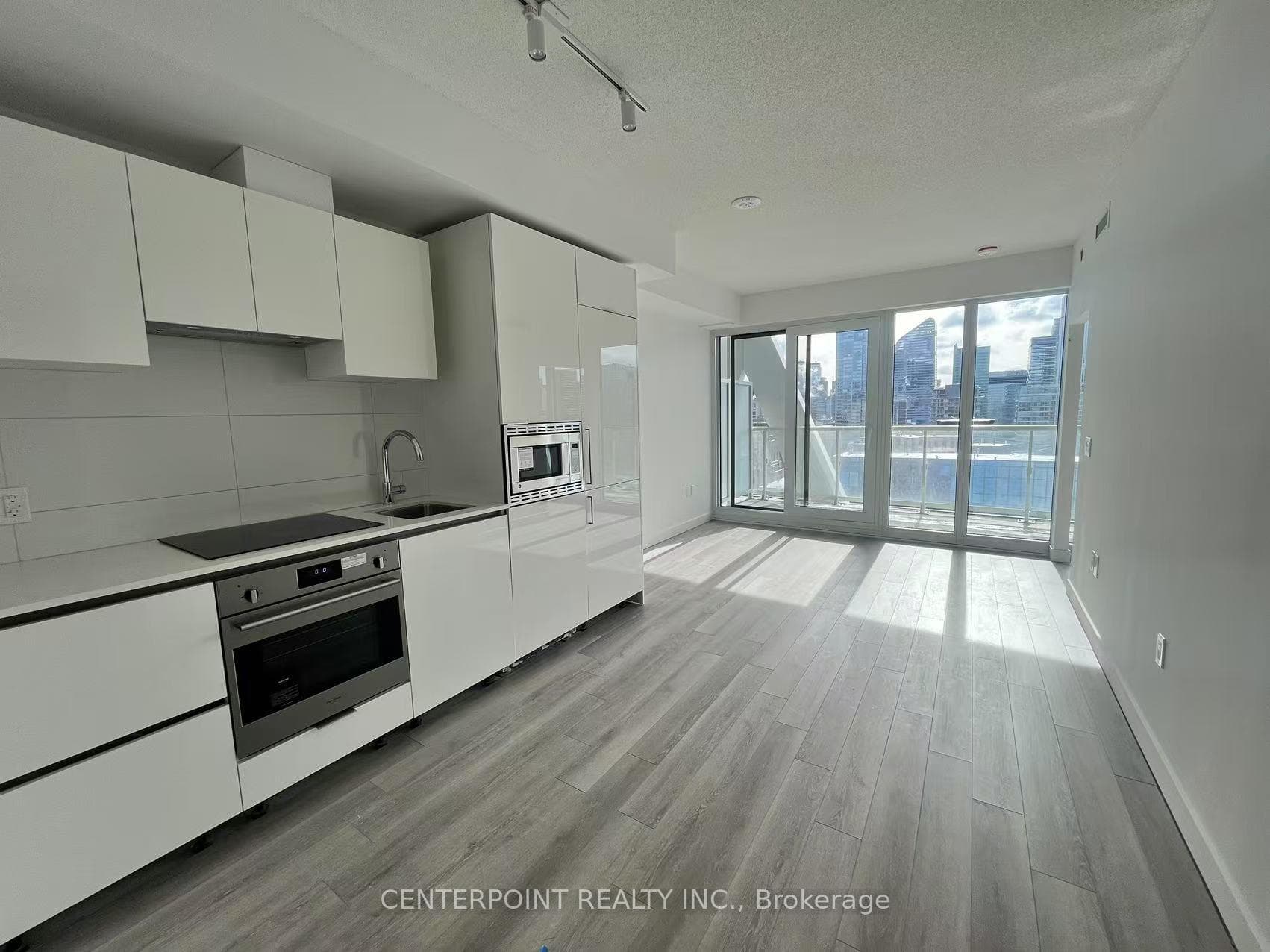 230 Simcoe Street Unit 2717 photo 6
