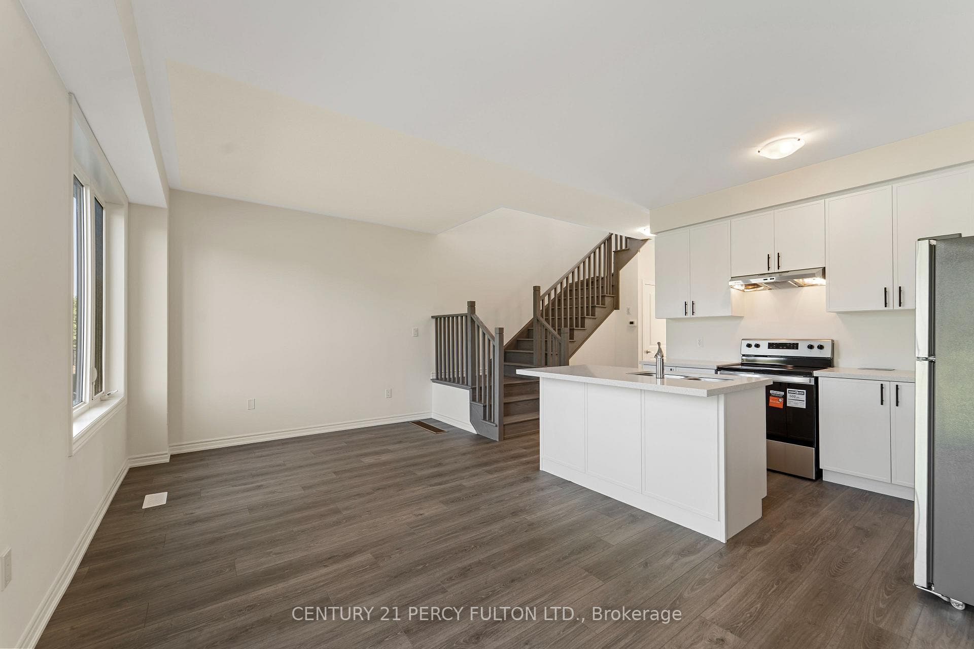 39 Watts Mews photo 7