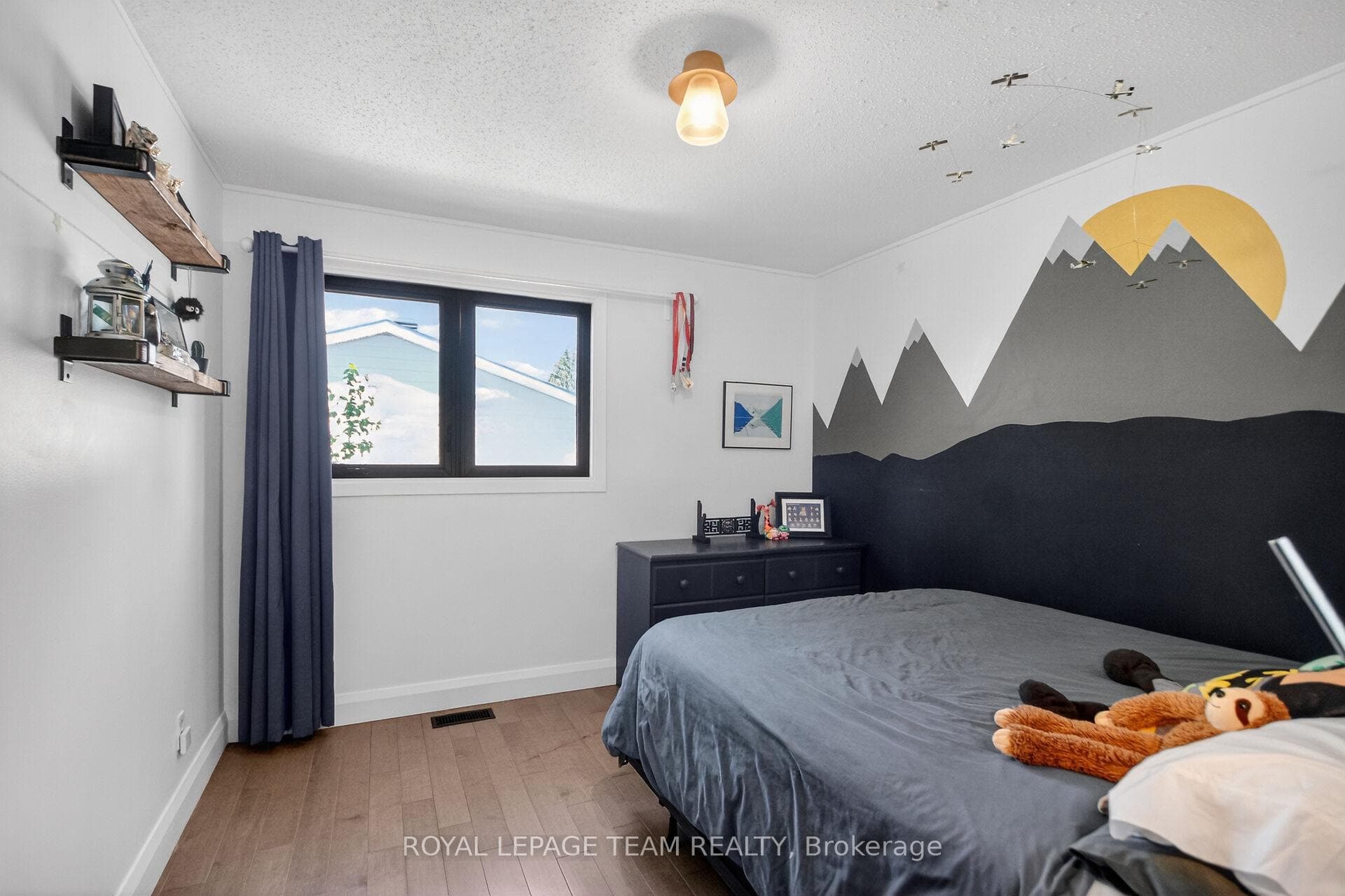 15 Markham Avenue photo 36