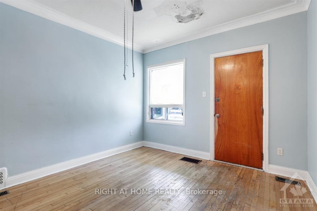 257 MONTFORT Street photo 11
