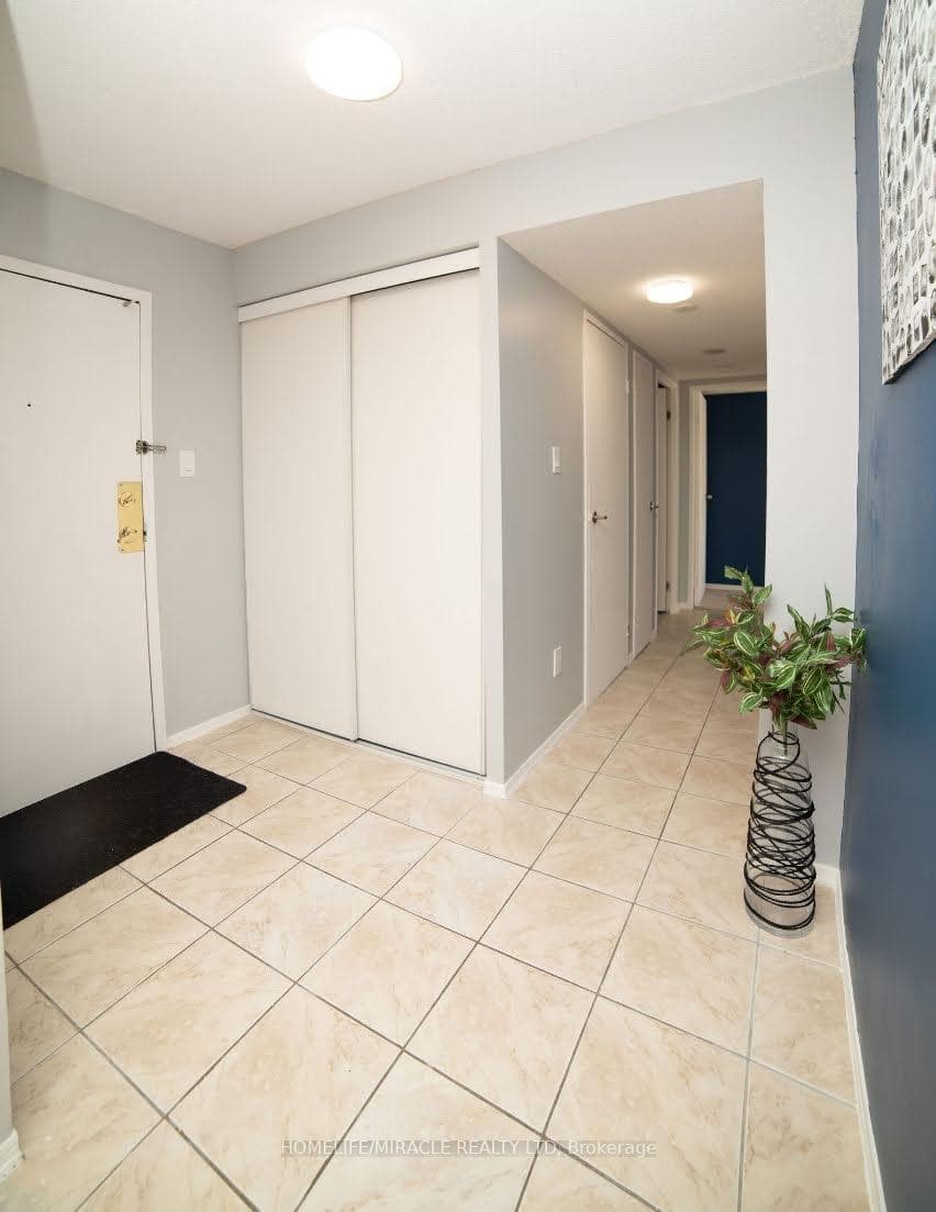 10 Markbrook Lane Unit 404 photo 5