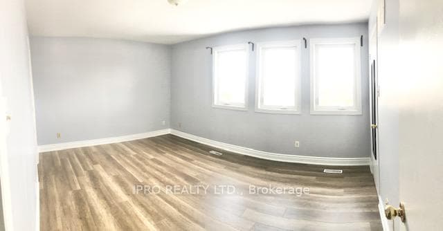 112 Dumfries Avenue photo 10