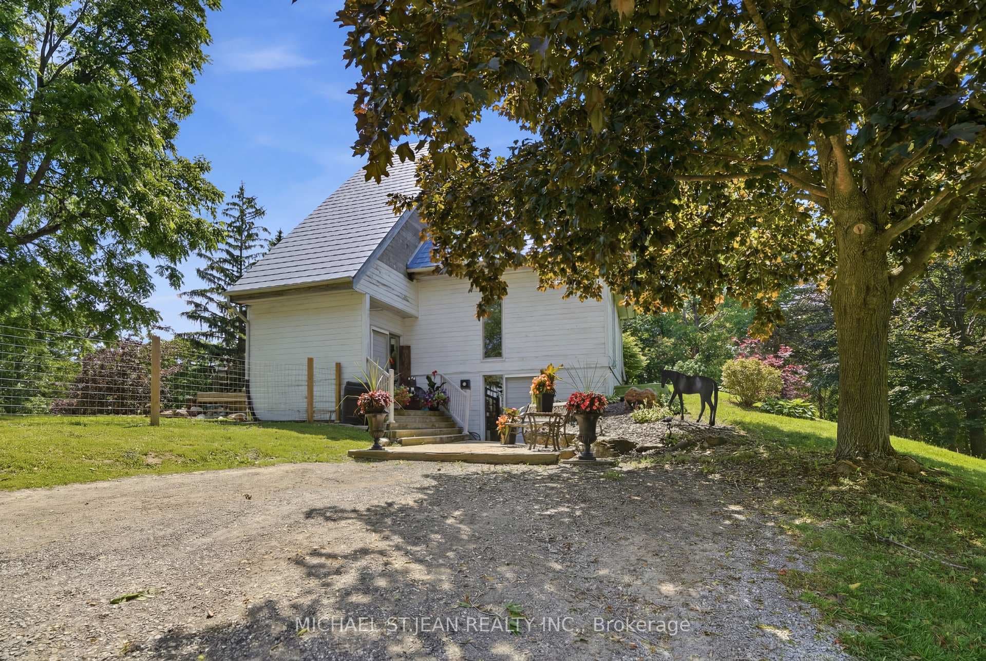 1314 Safari Road photo 3