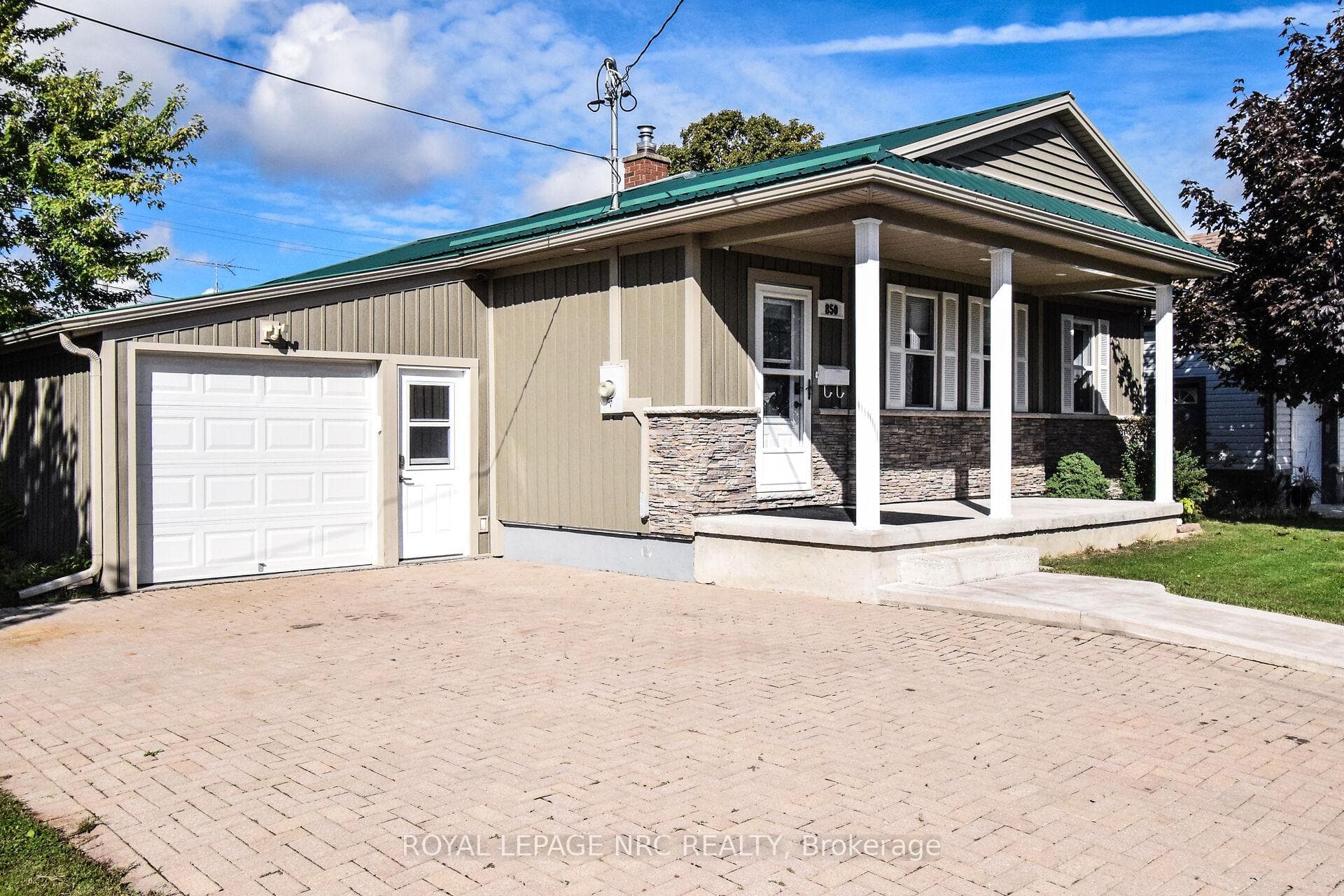 850 David Street photo 3
