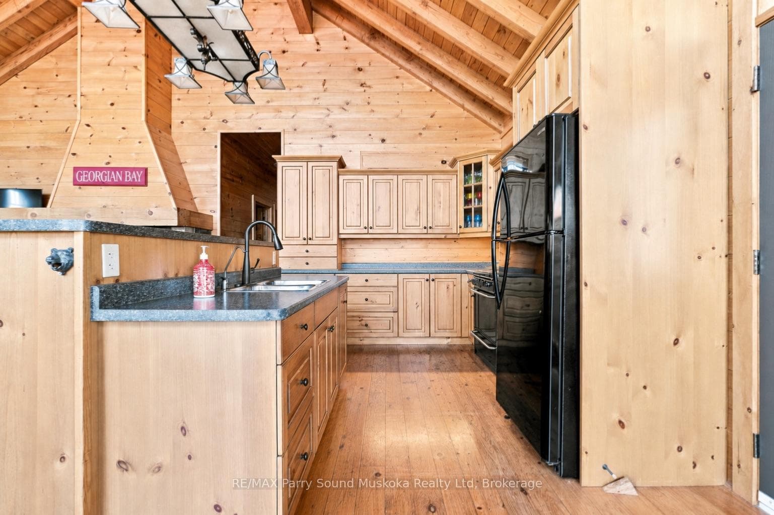 43 15C Island photo 7