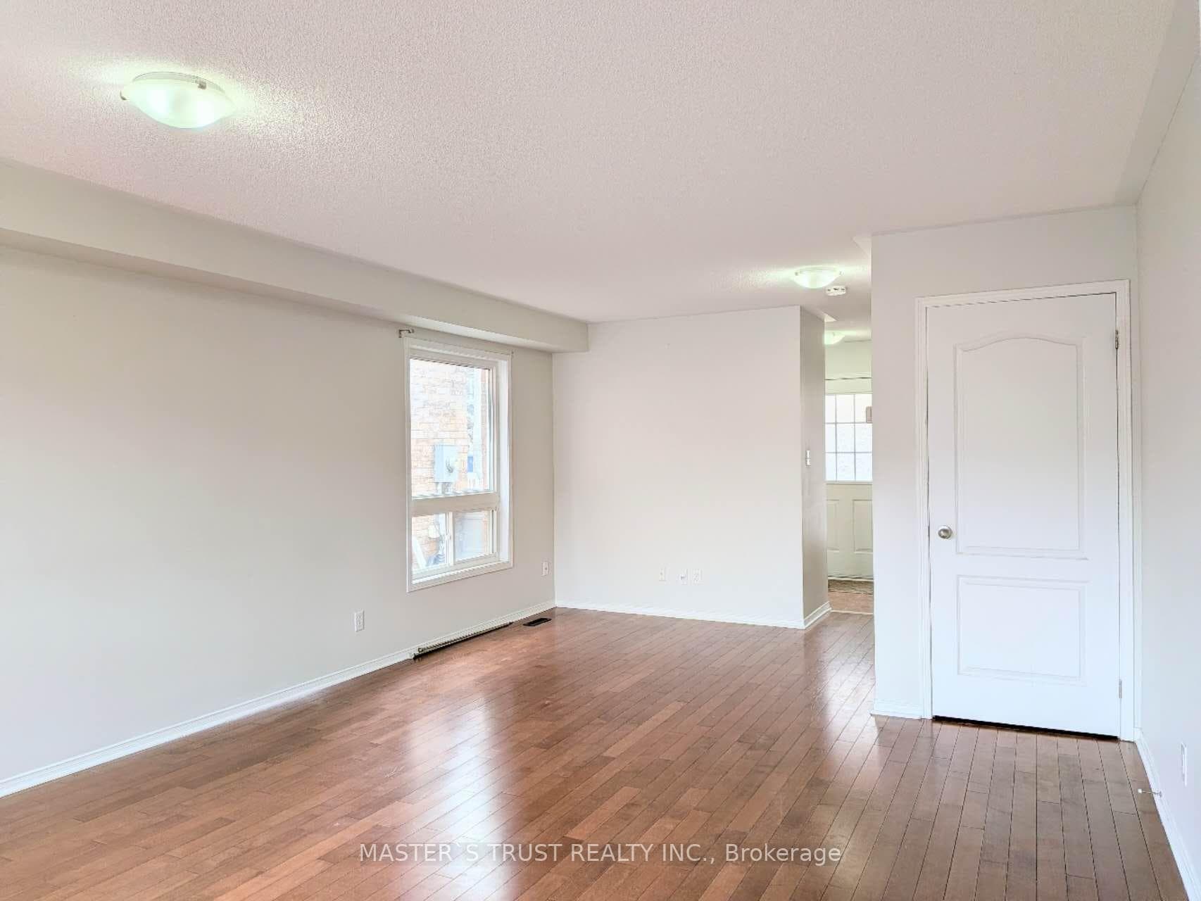 66 Gail Parks Crescent photo 4