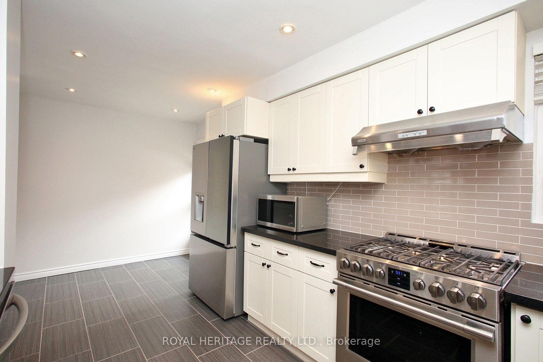 24 Reid Drive Unit 6 photo 7