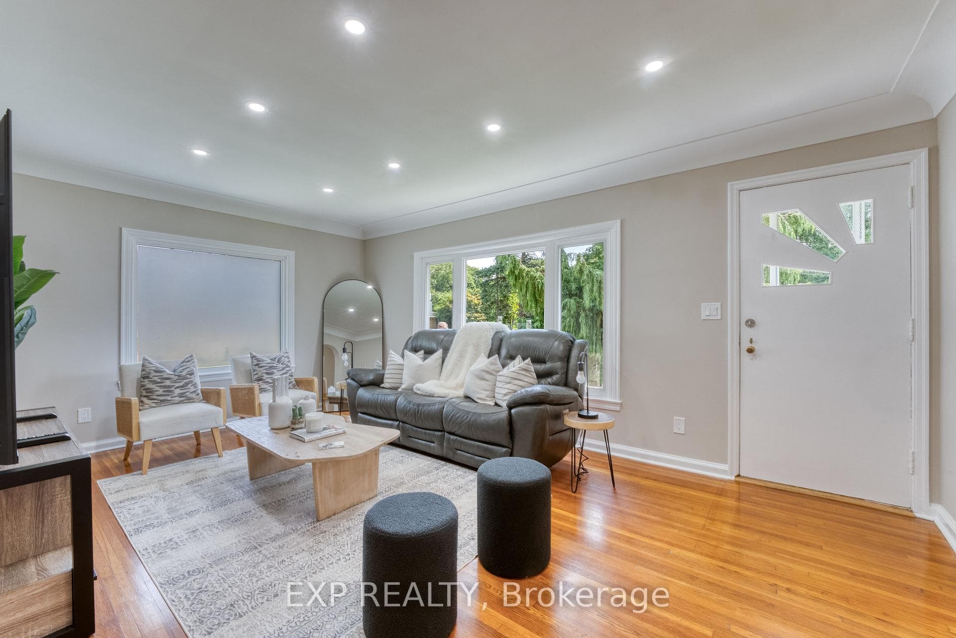 791 Scofield Avenue photo 3