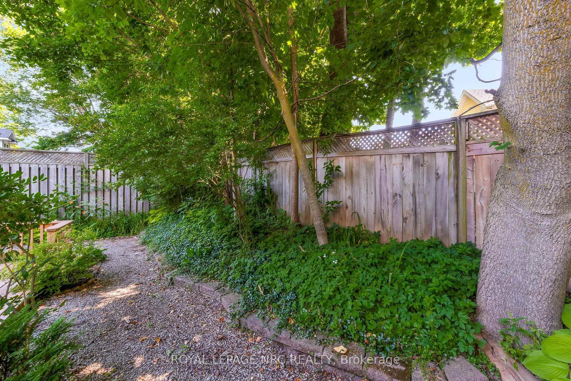 25 Milburn Drive photo 3