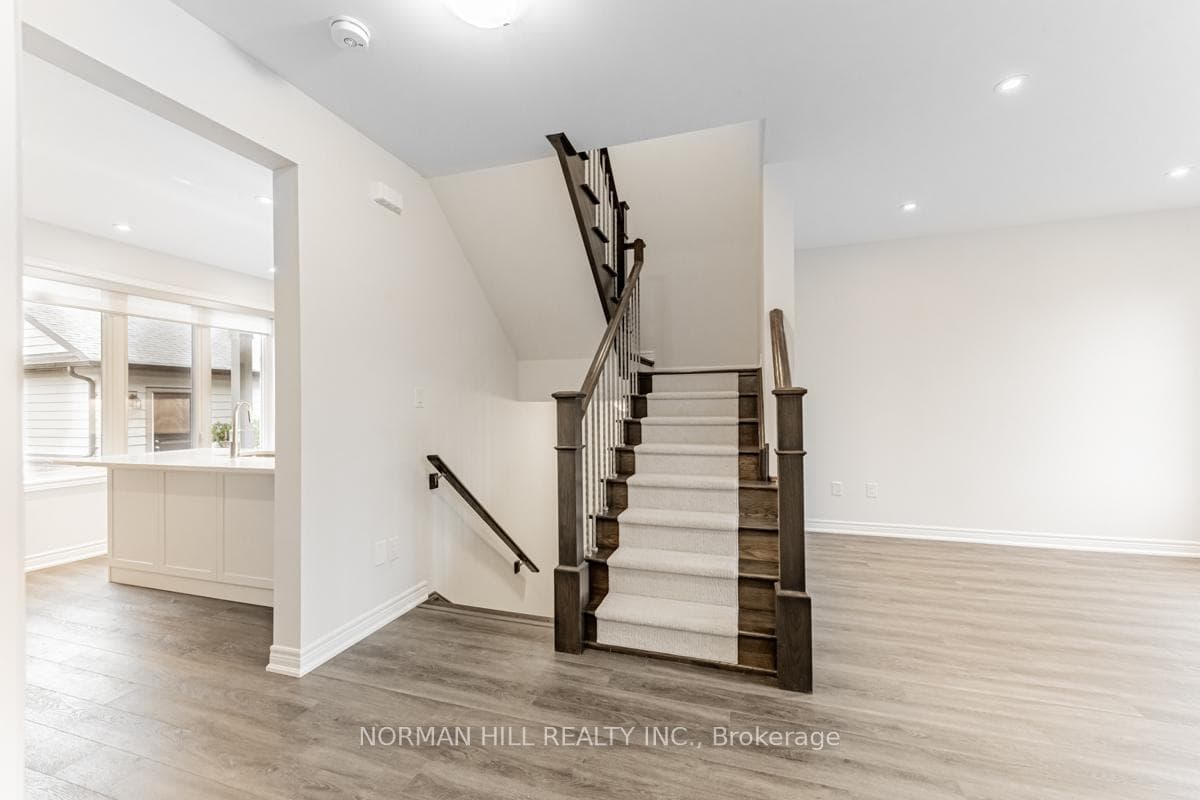 272 Riverlands Avenue photo 7