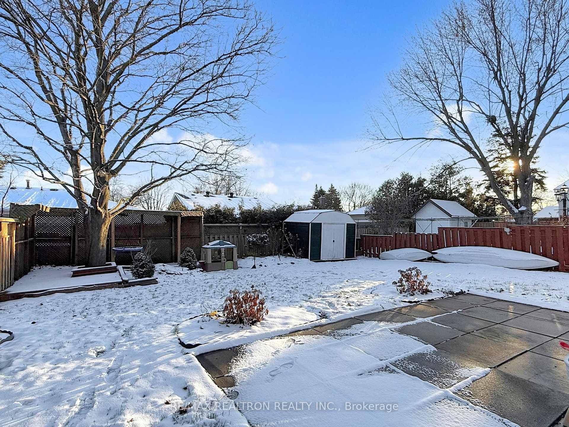 40 Eastlea Crescent photo 36