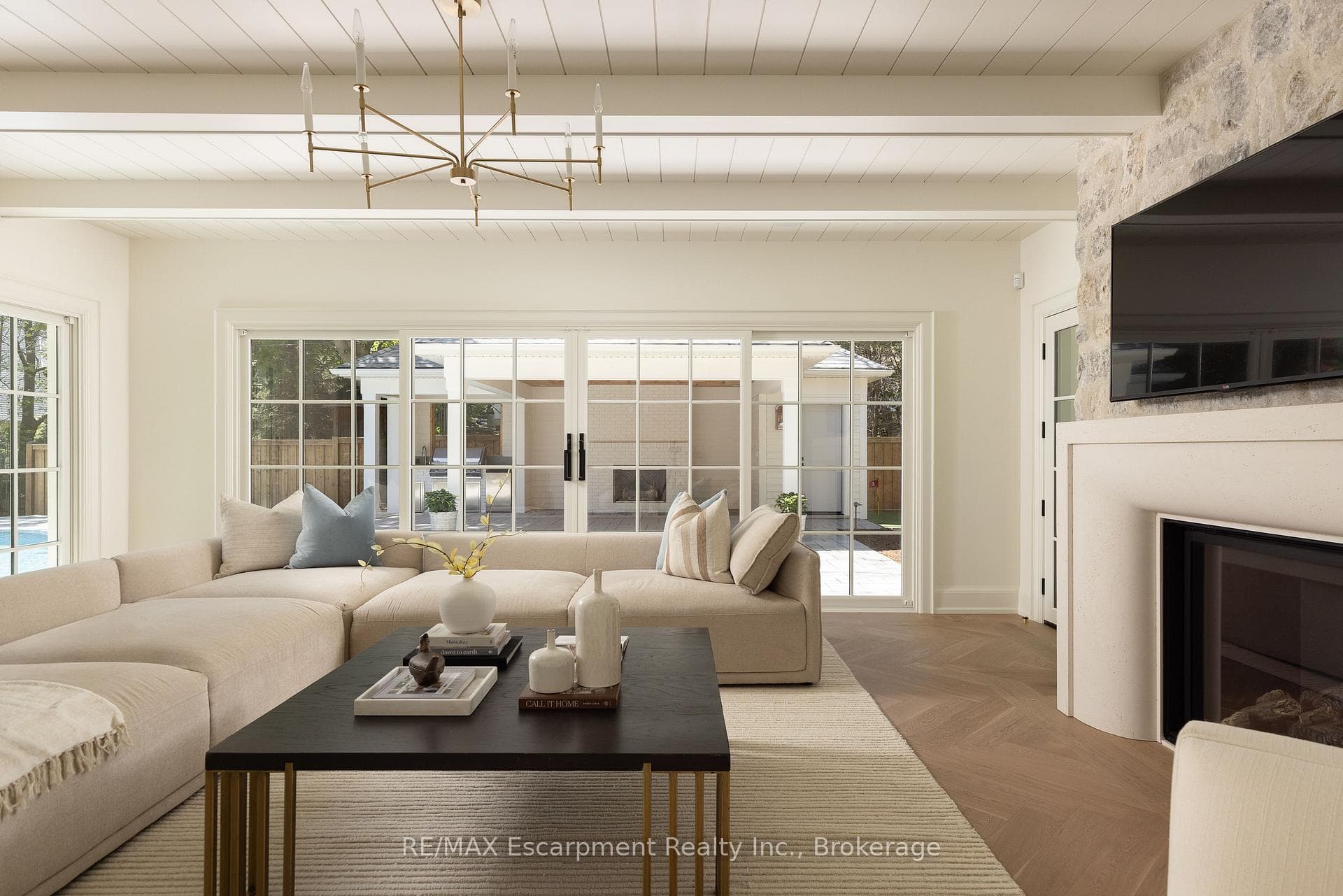 130 Edgecliffe Place photo 13