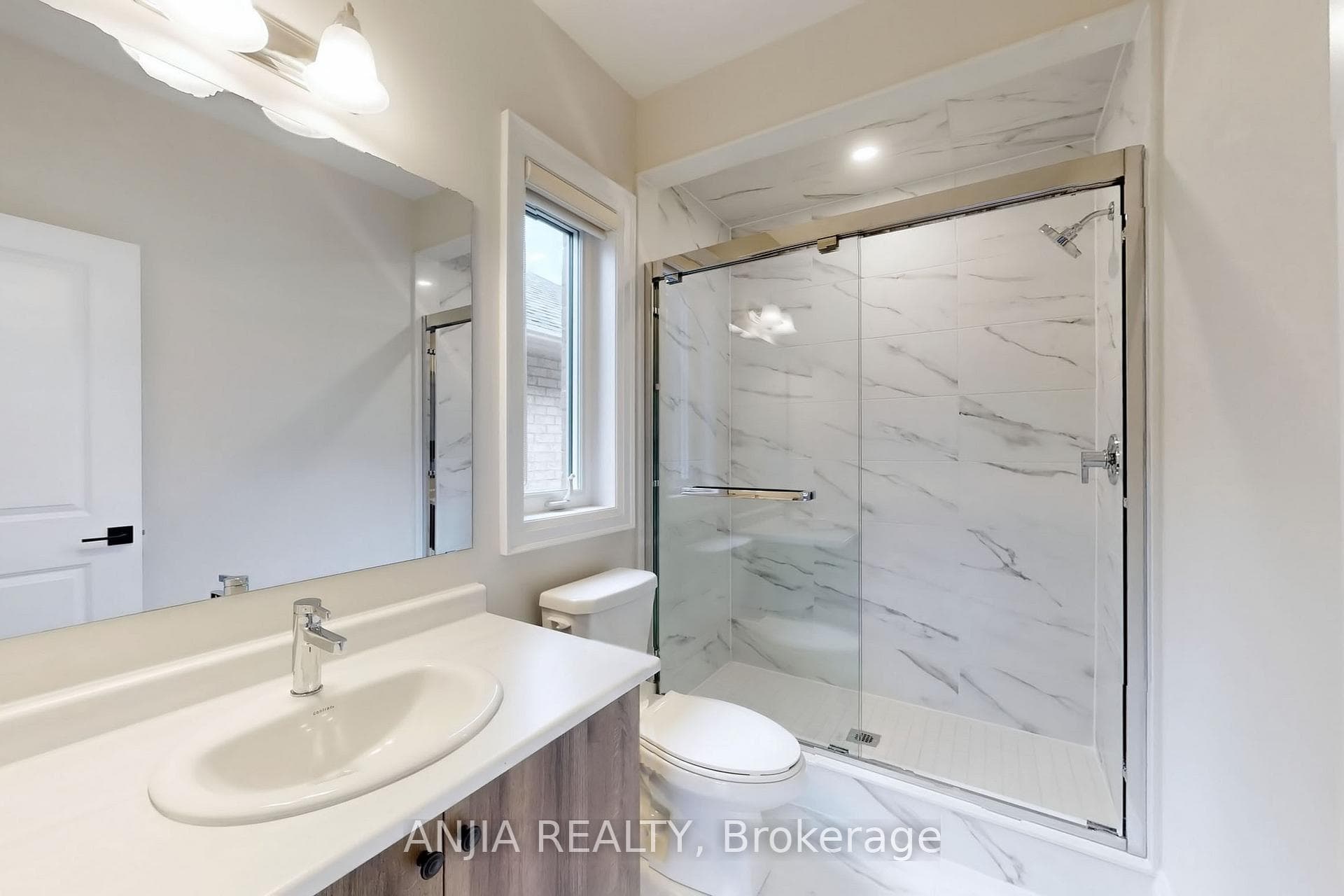 86 Angus Morton Crescent photo 34