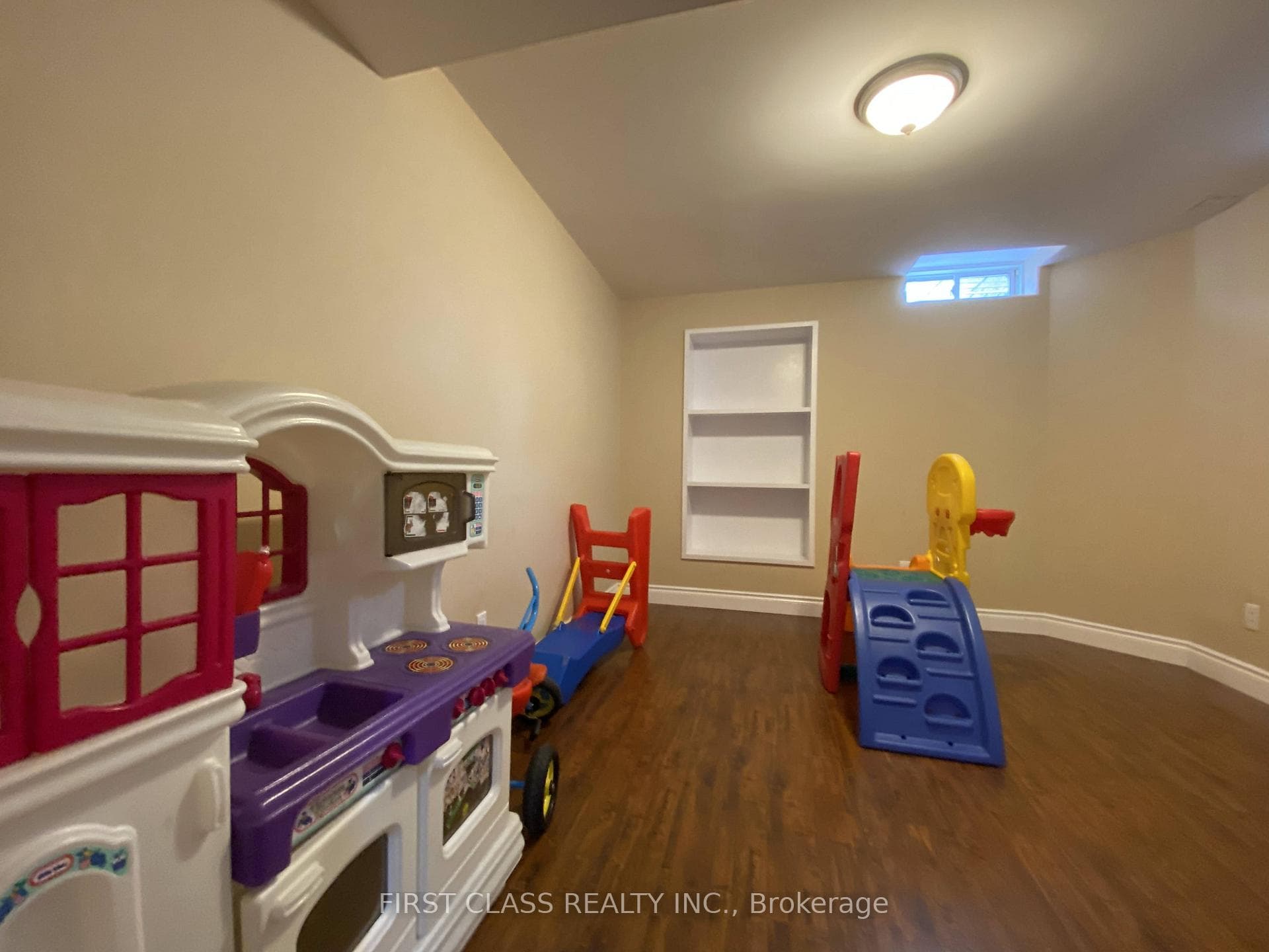 108 Snowdon Circle photo 19