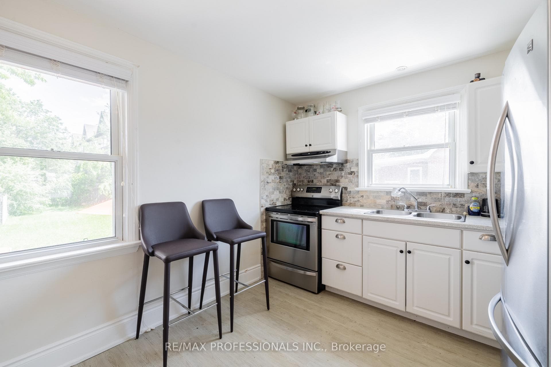 1045 Helena Street photo 12
