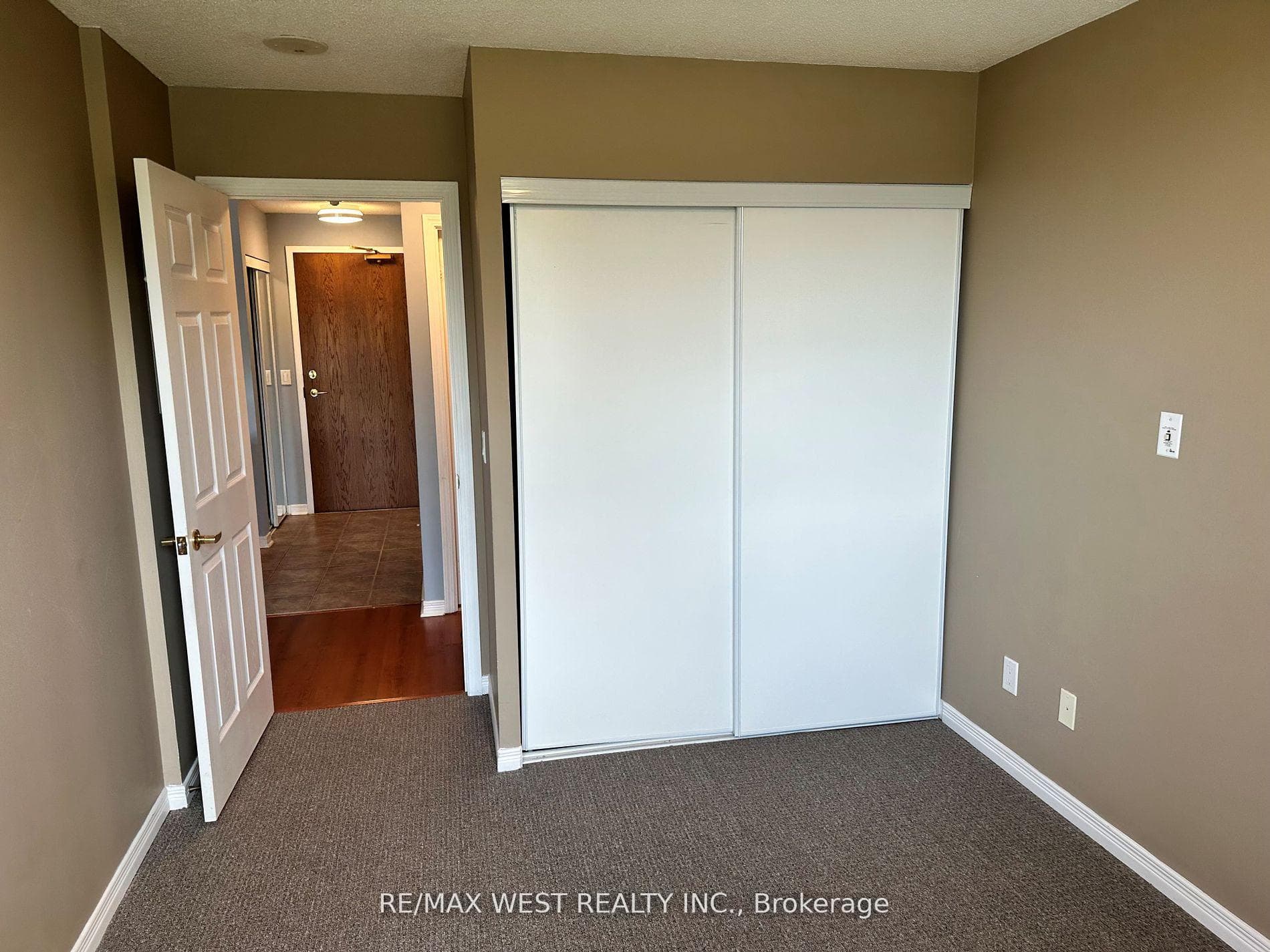 4889 Kimbermount Avenue Unit 106 photo 7